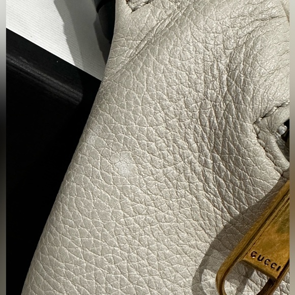 Gucci Grained Calfskin Small Logo Belt Bag - white - Picture 4 of 8